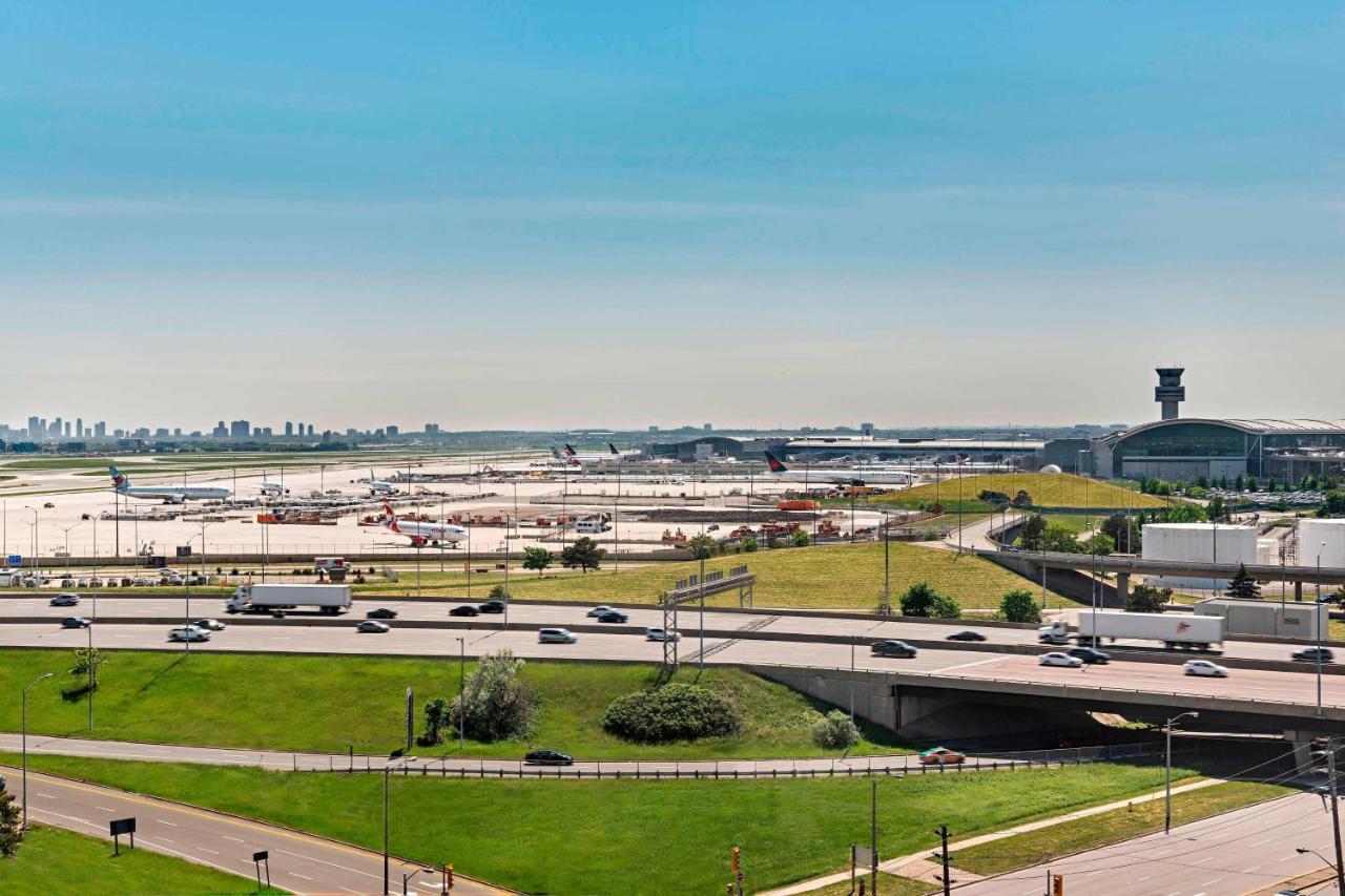 The Westin Toronto Airport Hotel Exterior foto